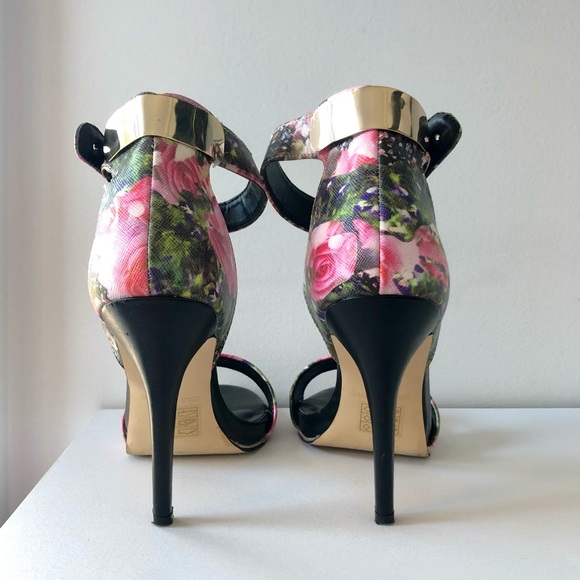 Flowery heels - Picture 2 of 2